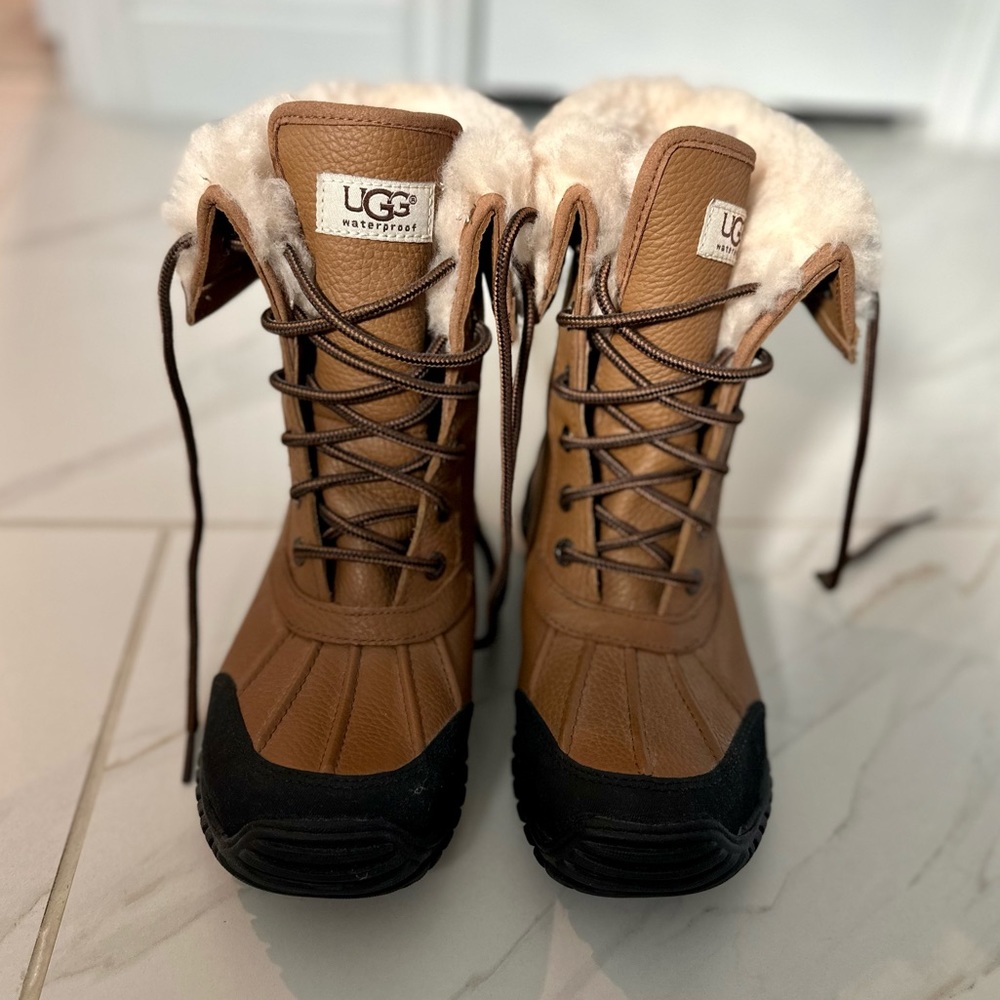 UGG Adirondack Waterproof Boot NEVER WORN